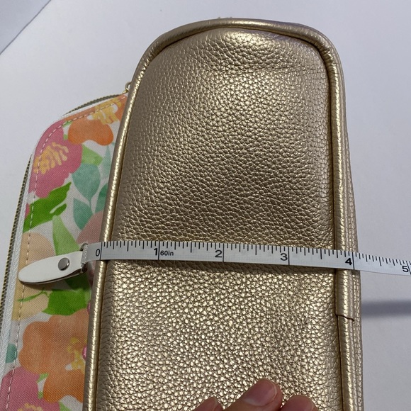 Cosmetics case - Picture 12 of 13